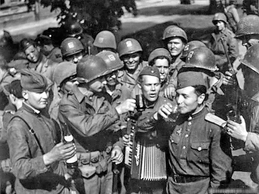Встреча советских и американских войск на Эльбе 25-го апреля 1945-го года