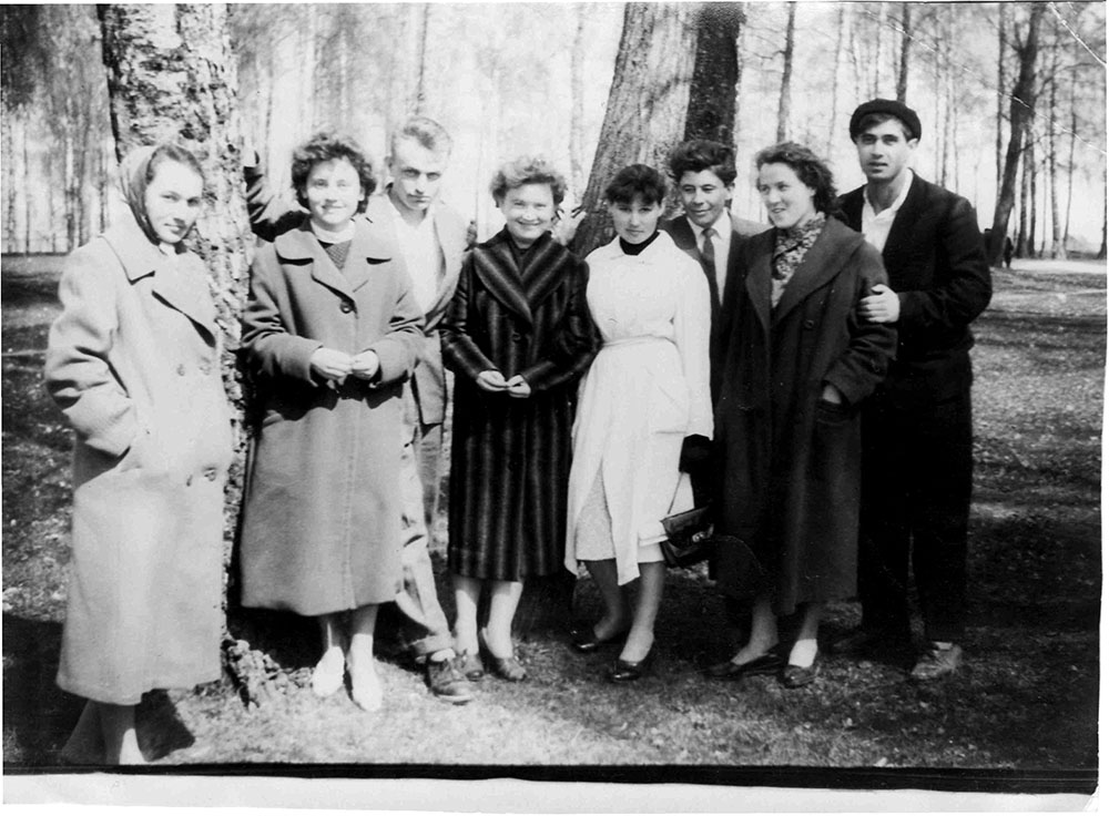Мглин 1961-й год, горсад… Женя Каминский (третий слева) с одноклассниками